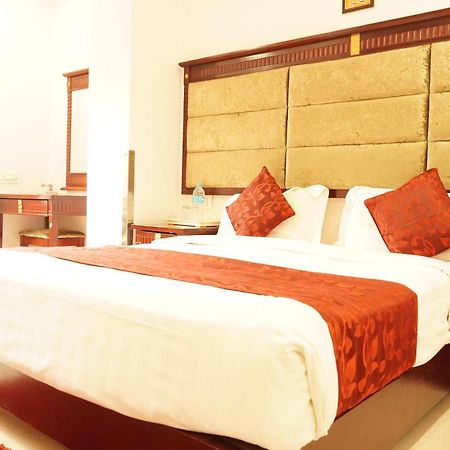 Hotel Eleven Heights ,Bhopal Dış mekan fotoğraf