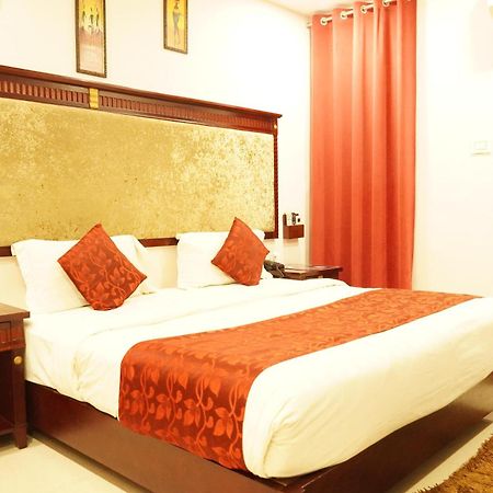 Hotel Eleven Heights ,Bhopal Dış mekan fotoğraf