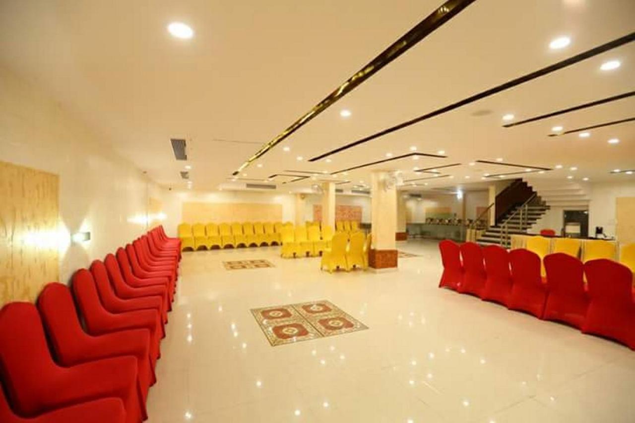 Hotel Eleven Heights ,Bhopal Dış mekan fotoğraf