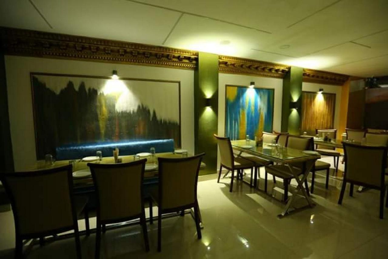Hotel Eleven Heights ,Bhopal Dış mekan fotoğraf