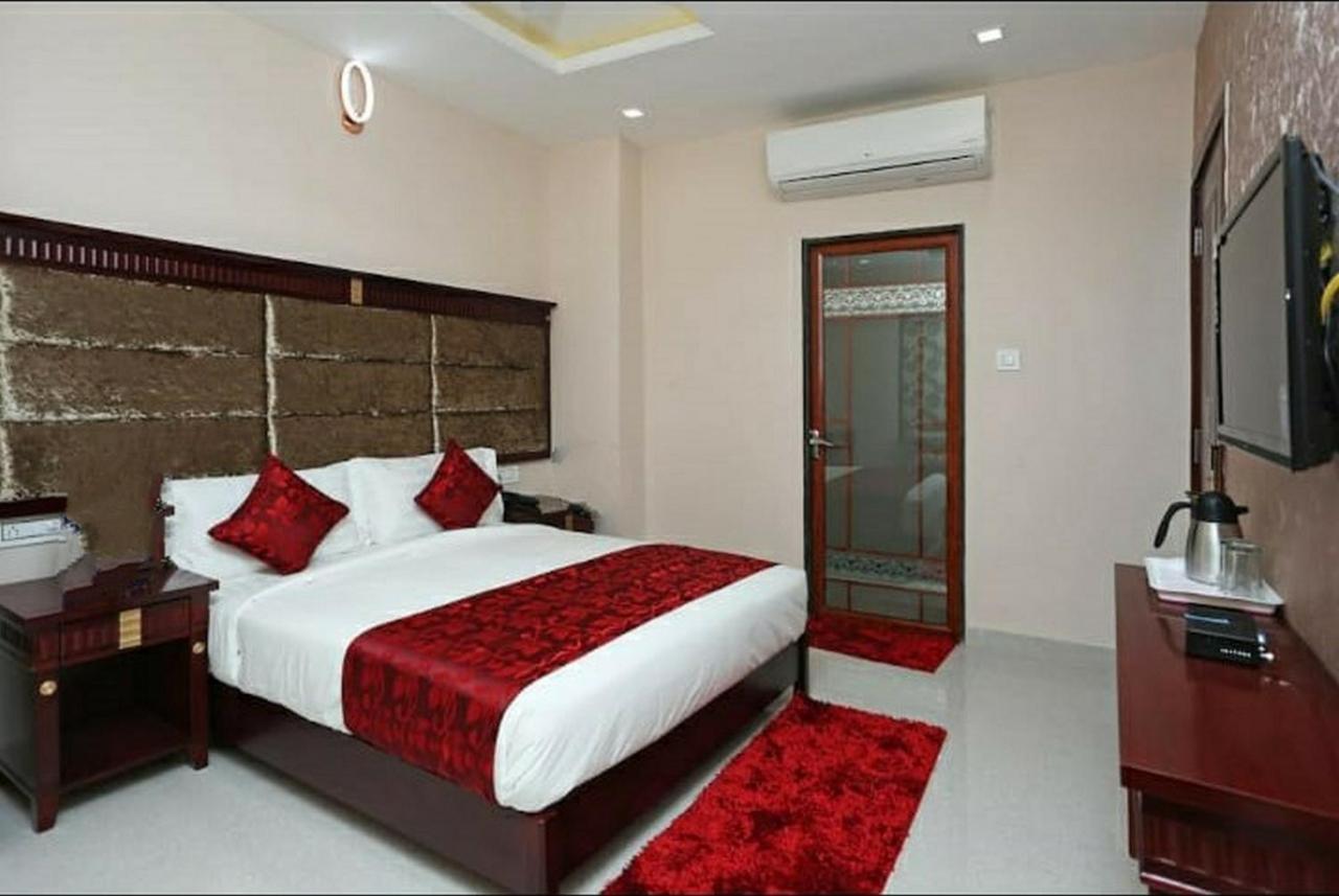 Hotel Eleven Heights ,Bhopal Dış mekan fotoğraf