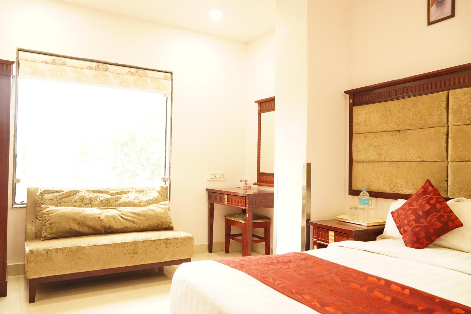 Hotel Eleven Heights ,Bhopal Dış mekan fotoğraf