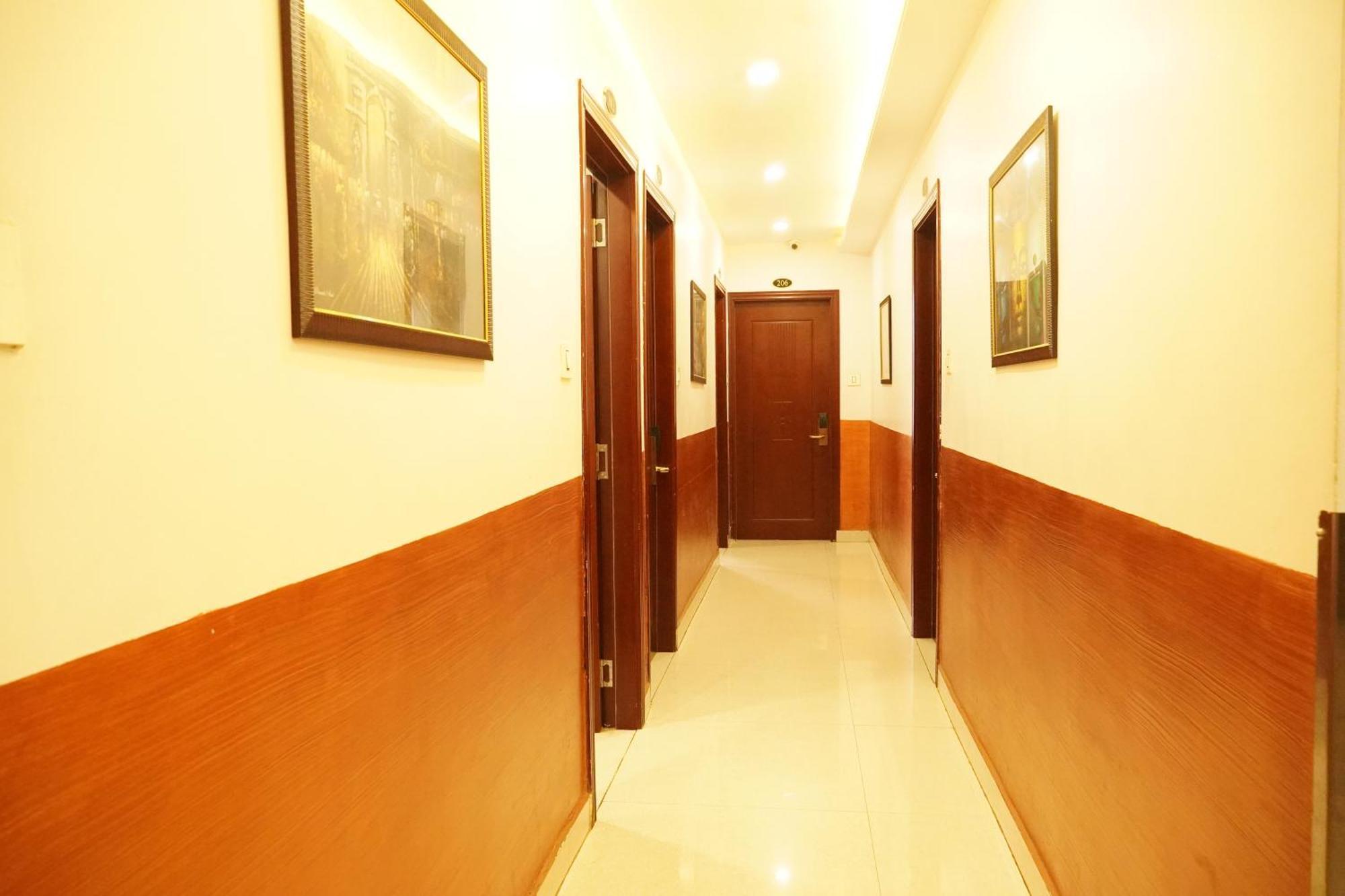Hotel Eleven Heights ,Bhopal Dış mekan fotoğraf
